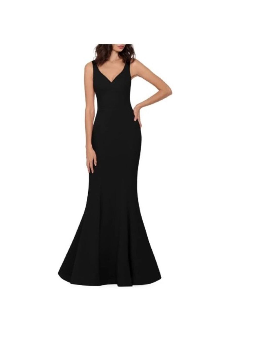 Betsy & Adam Women's Sleeveless V-Neck Open Back Dress